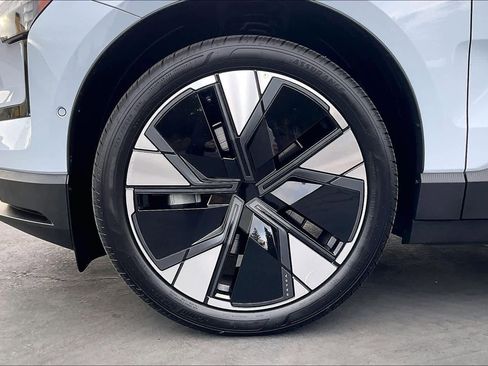 Used 2025 Volvo EX30 Ultra image 12