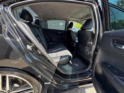 Used 2016 Honda Accord Touring image 17