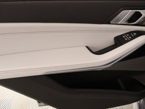 New 2026 BMW X7 xDrive40i w/ M Sport Package AWD/4WD image 18