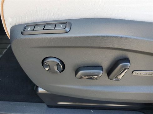 New 2025 Volkswagen ID. Buzz Pro S Plus image 18