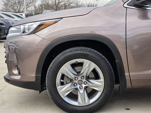 Used 2018 Toyota Highlander Limited image 5