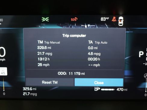Used 2025 Volvo XC60 B5 Plus AWD/4WD image 12