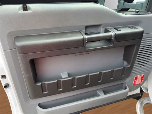 Used 2015 Ford F550 4x4 Regular Cab Super Duty image 10