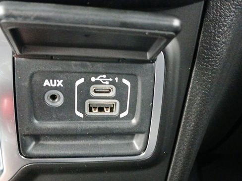 New 2026 Jeep Wrangler Unlimited Sahara AWD/4WD image 6