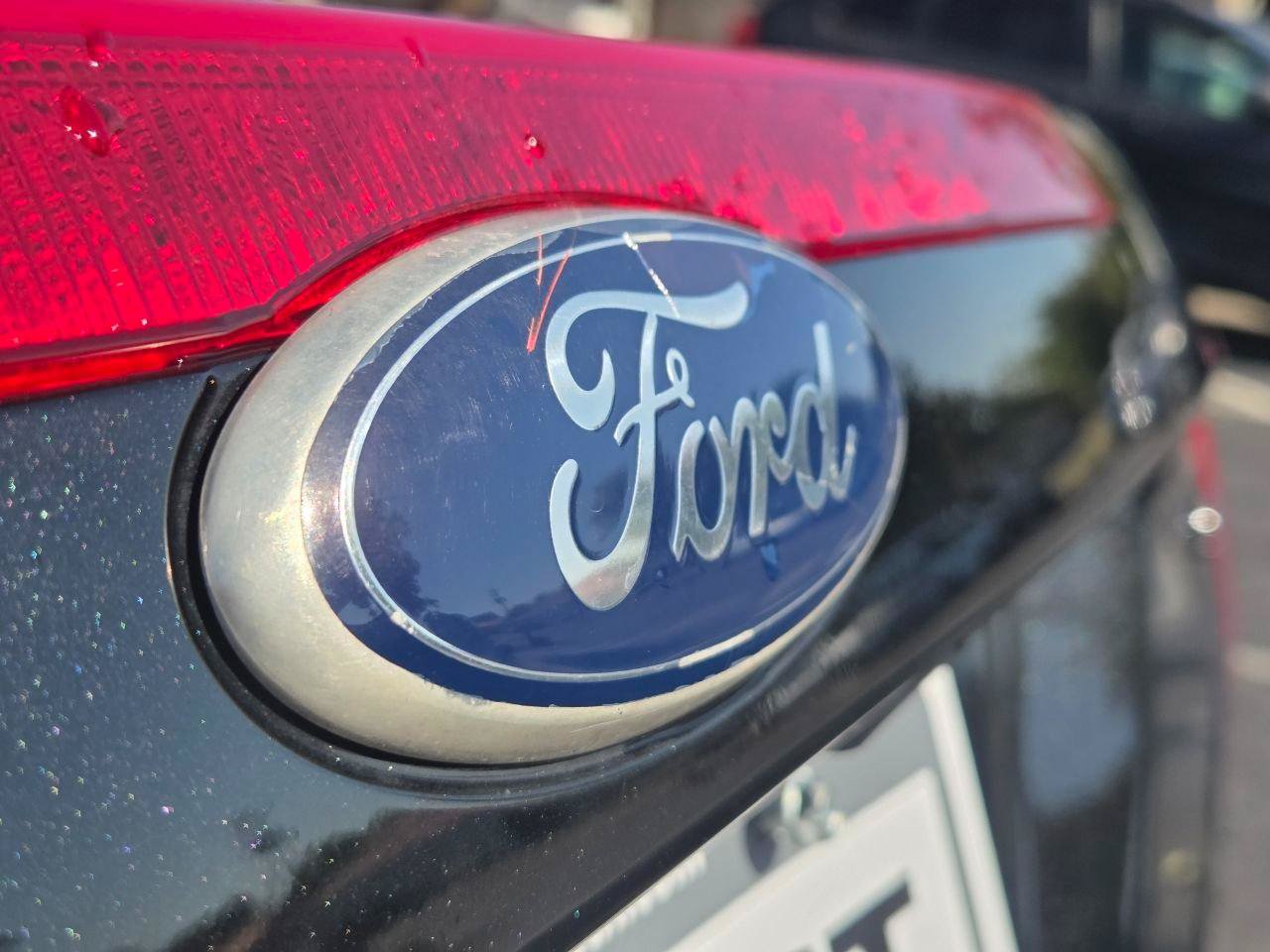 Used 2011 Ford Fusion SE FWD image 8