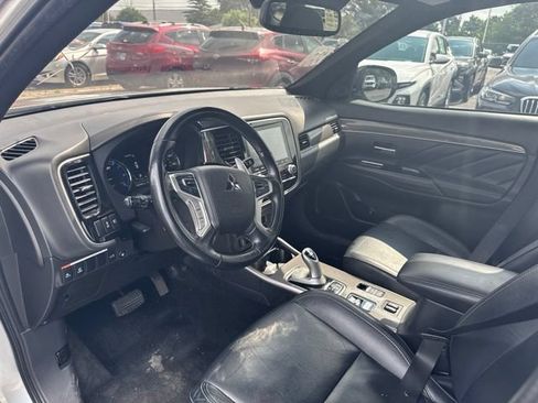 Used 2022 Mitsubishi Outlander LE AWD/4WD image 11