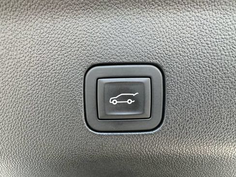 Used 2025 Chevrolet Tahoe High Country AWD/4WD image 29