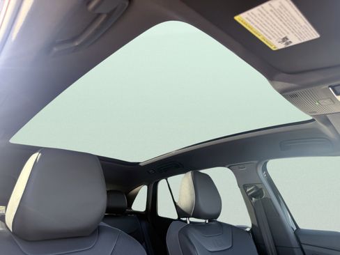 Used 2023 Volkswagen ID.4 Pro S image 8