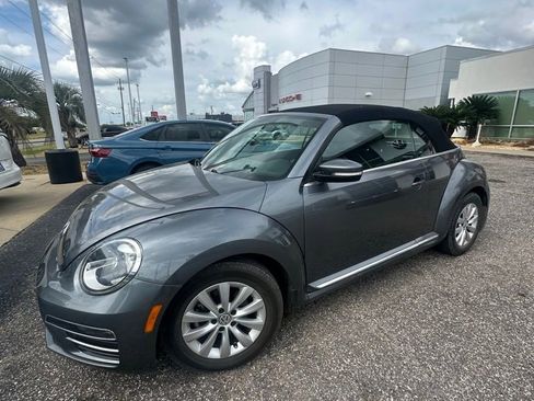 Used 2019 Volkswagen Beetle 2.0T SE image 2