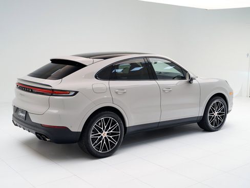 New 2026 Porsche Cayenne Coupe image 9