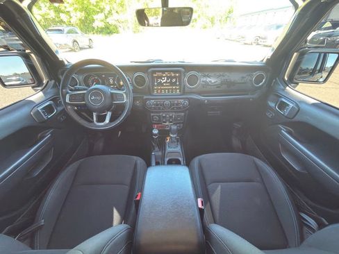 Used 2022 Jeep Wrangler Unlimited Rubicon 4xe w/ Cold Weather Group AWD/4WD image 16