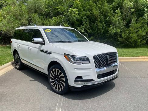 Certified 2024 Lincoln Navigator Black Label AWD/4WD image 1