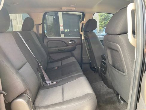 Used 2011 Chevrolet Suburban 2500 LS w/ Skid Plate Package AWD/4WD image 25