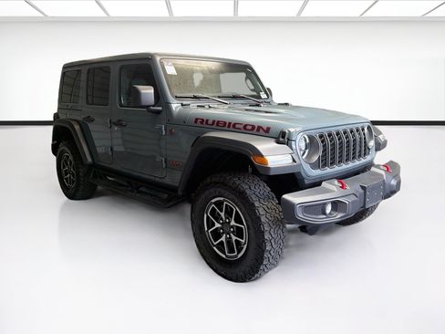 Used 2024 Jeep Wrangler Unlimited Rubicon w/ Convenience Group AWD/4WD image 3