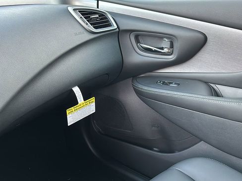 Certified 2024 Nissan Murano SV w/ SV Midnight Edition Package image 58