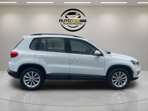 Used 2017 Volkswagen Tiguan Limited w/ Premium Package FWD image 8