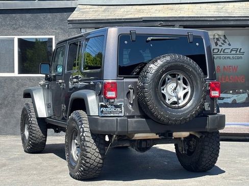 Used 2017 Jeep Wrangler Unlimited Rubicon w/ Connectivity Group image 17