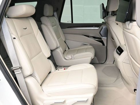 Certified 2025 Cadillac Escalade Sport Platinum AWD/4WD image 17