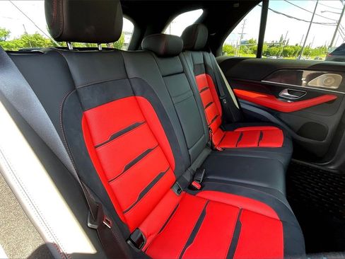 Used 2025 Mercedes-Benz GLE 53 AMG 4MATIC image 19