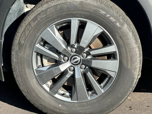 Used 2024 Nissan Pathfinder SV image 33