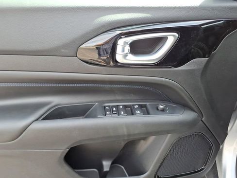 New 2026 Jeep Compass Latitude image 5