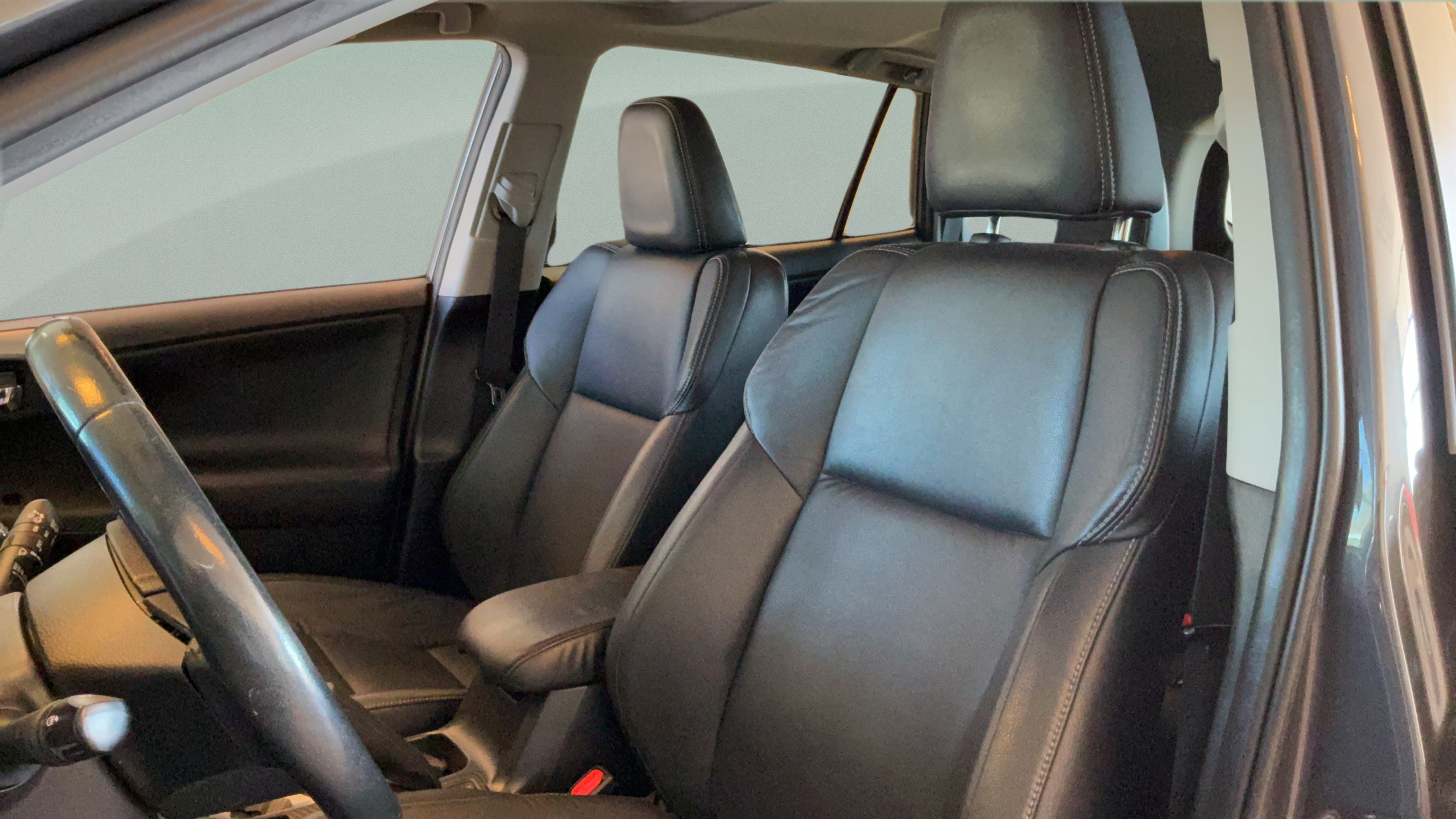 Used 2015 Toyota RAV4 Limited FWD image 23