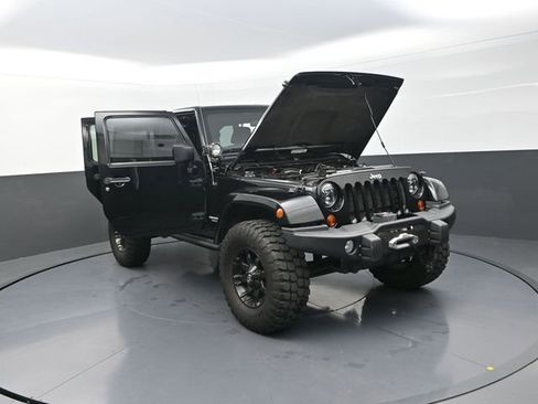 Used 2012 Jeep Wrangler Unlimited Rubicon AWD/4WD image 4
