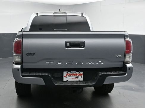 Used 2022 Toyota Tacoma TRD Off-Road w/ Technology Package AWD/4WD image 7