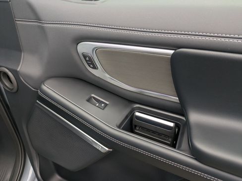 New 2025 Ford Expedition Max Platinum w/ Driver's Package image 38