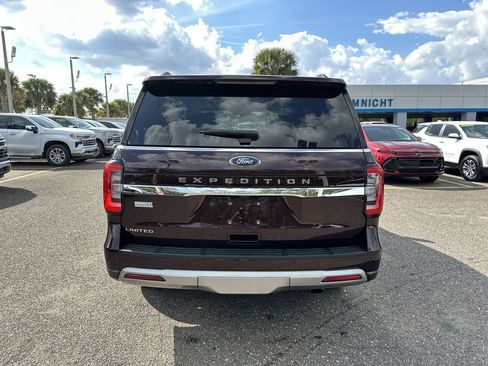 Used 2024 Ford Expedition Limited RWD image 15