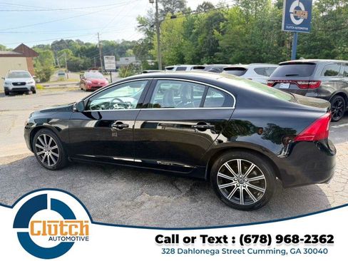 Used 2017 Volvo S60 T5 Inscription image 10