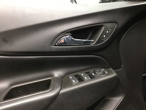 Used 2023 Chevrolet Equinox LT w/ Driver Convenience Package image 7