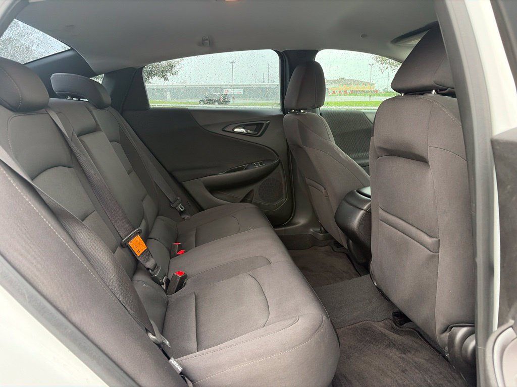Used 2017 Chevrolet Malibu LS FWD image 28