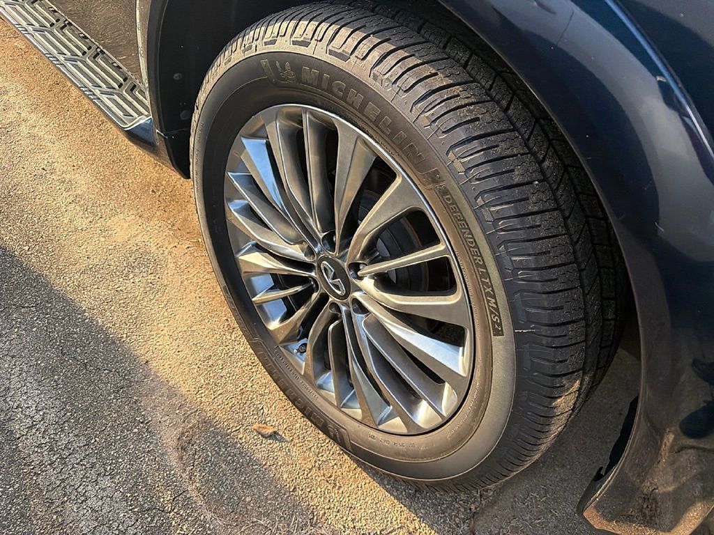 Used 2019 INFINITI QX80 Luxe w/ 22" Wheel Package AWD/4WD image 7