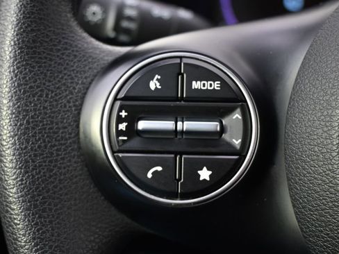 Used 2025 Kia Soul LX w/ LX Technology Package image 32