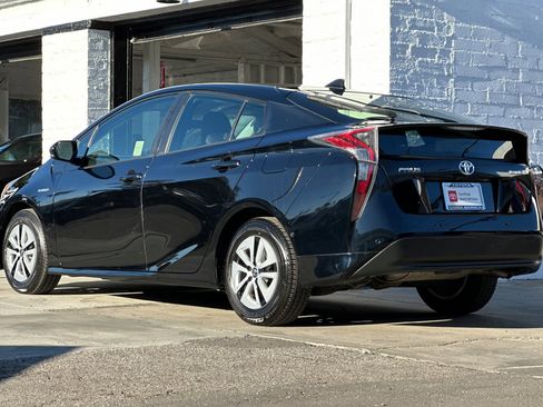 Used 2017 Toyota Prius Two image 6