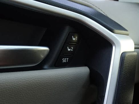 Used 2019 Toyota RAV4 Limited w/ Carpet Mat Package FWD image 39