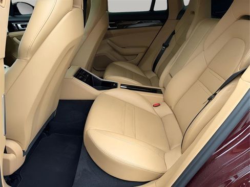 Used 2018 Porsche Panamera 4 image 23