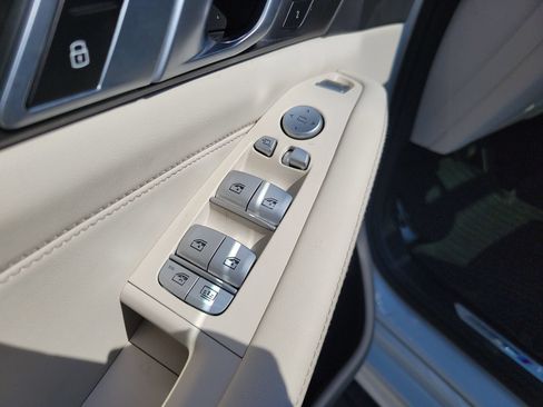 Used 2025 BMW X7 M60i AWD/4WD image 27