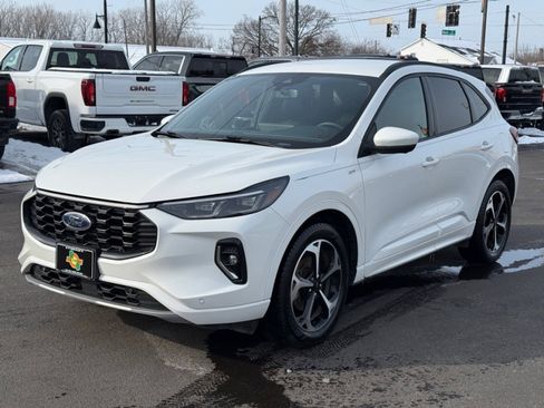 Used 2023 Ford Escape ST-Line Elite image 4