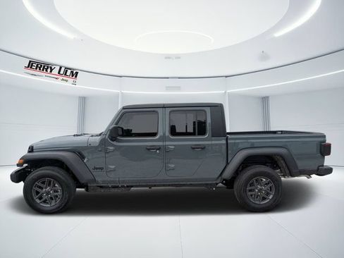 New 2026 Jeep Gladiator Sport AWD/4WD image 6