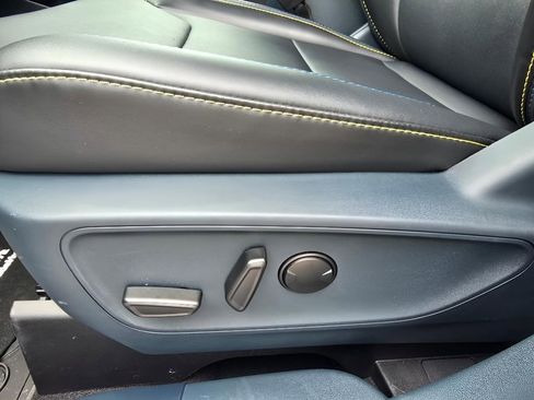 Used 2025 Ford Maverick Lobo AWD/4WD image 25