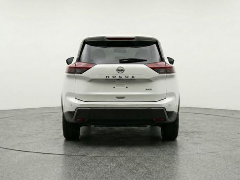 Used 2025 Nissan Rogue SV image 7