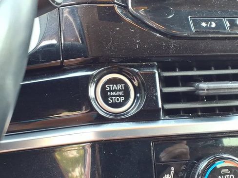 Used 2023 Nissan Pathfinder Platinum AWD/4WD image 17