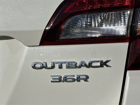 Used 2019 Subaru Outback 3.6R Touring image 35