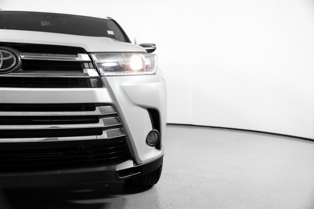Used 2018 Toyota Highlander Limited AWD/4WD image 17
