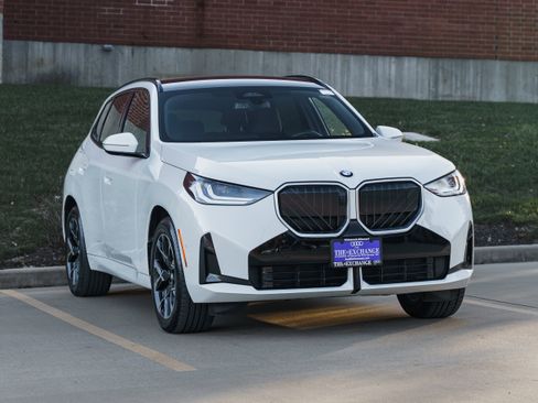 Used 2025 BMW X3 xDrive30i image 2