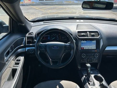 Used 2017 Ford Explorer XLT w/ Equipment Group 202A image 26