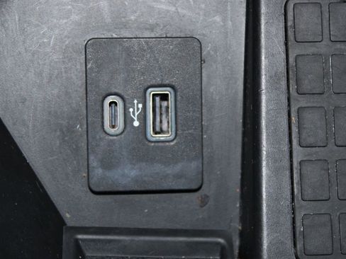 Certified 2022 Ford F150 Platinum w/ Equipment Group 701A High image 50