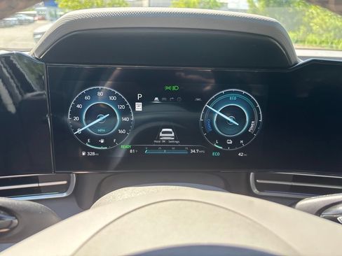 New 2025 Hyundai Elantra SEL FWD image 23